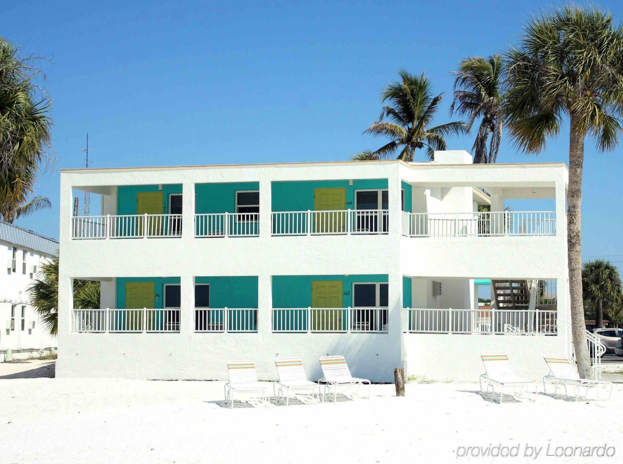 Carousel Beach Inn Fort Myers Beach Exterior photo
